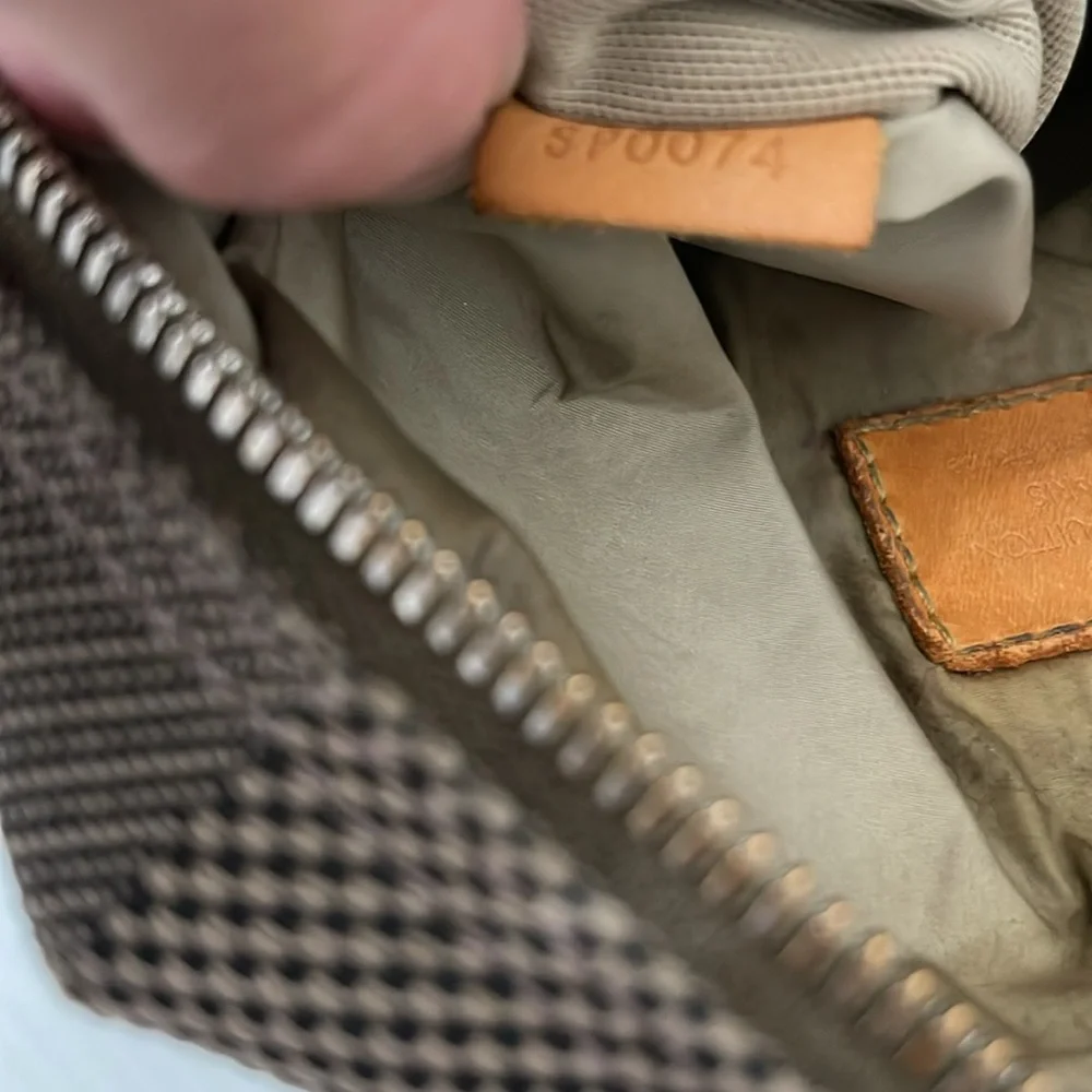 LOUIS VUITTON DAMIER GEANT CITADIN MESSENGER BAG